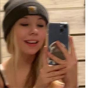 Meet your Posher, Laurie